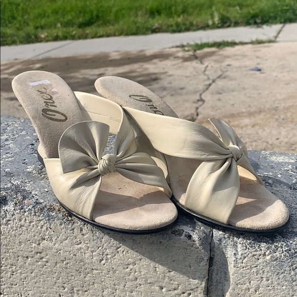 Onex Shoes - Vintage Onex unique wedge sandals with bows